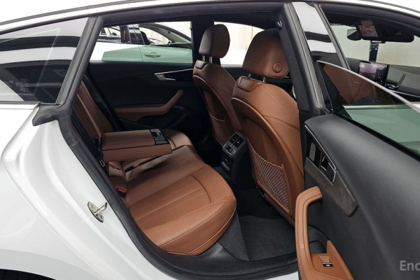 2023 Audi A5 с пробегом 48 759 км