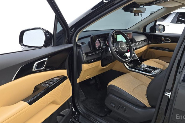 2022 Kia Carnival с пробегом 23 585 км