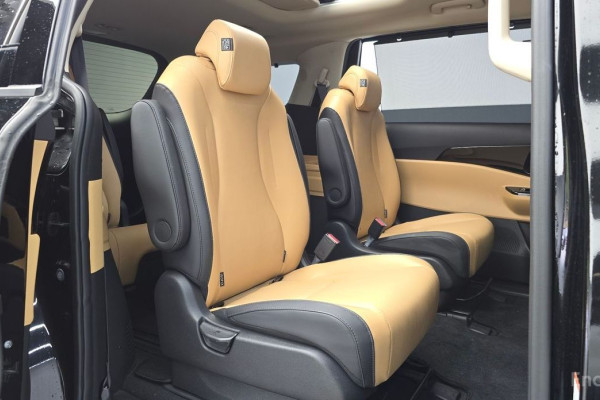 2022 Kia Carnival с пробегом 23 585 км