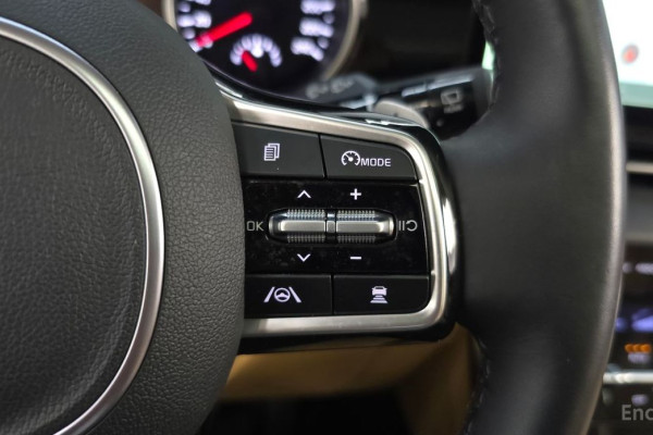 2022 Kia Carnival с пробегом 23 585 км