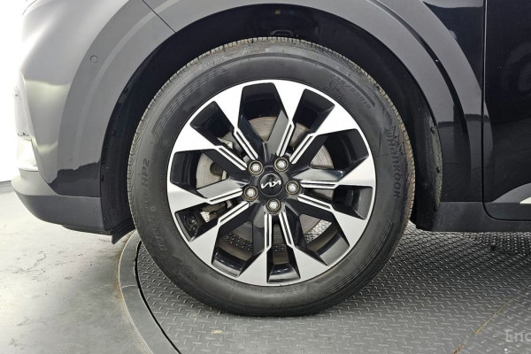 2023 Kia Carnival с пробегом 49 042 км