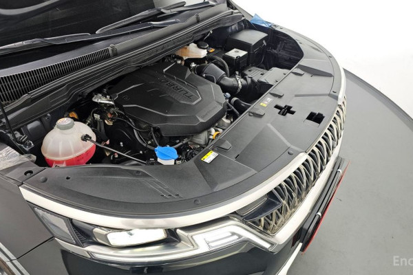 2023 Kia Carnival с пробегом 49 042 км