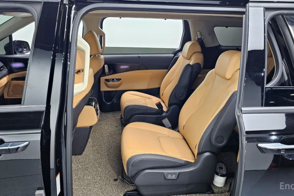 2023 Kia Carnival с пробегом 55 218 км