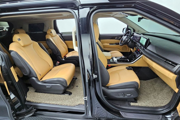 2023 Kia Carnival с пробегом 55 218 км