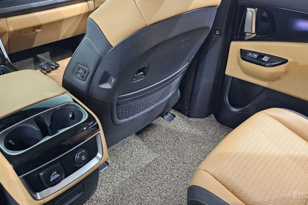 2023 Kia Carnival с пробегом 55 218 км