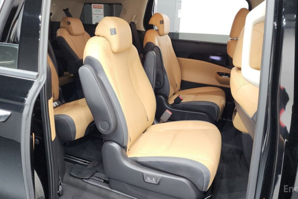 2023 Kia Carnival с пробегом 26 153 км