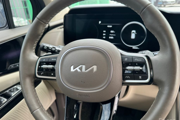 2023 Kia Carnival с пробегом 48 094 км