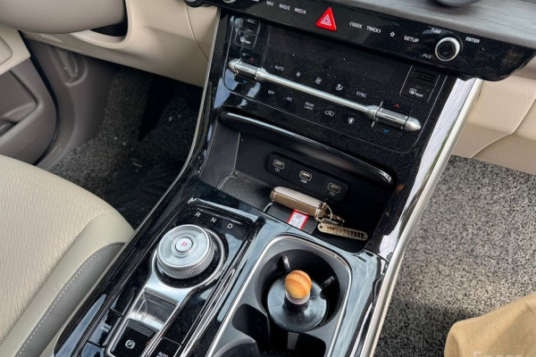 2023 Kia Carnival с пробегом 48 094 км