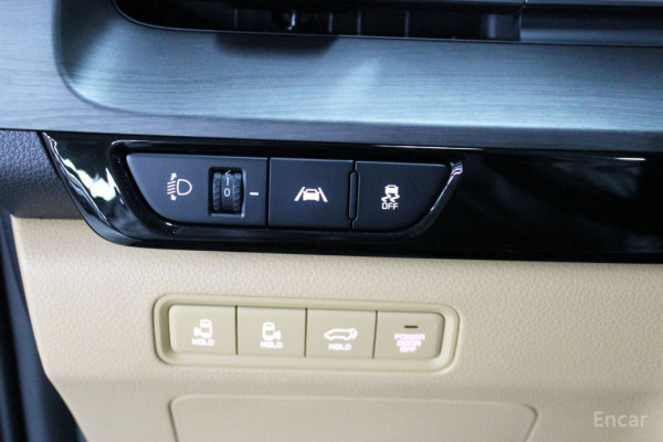 2021 Kia Carnival с пробегом 10 800 км