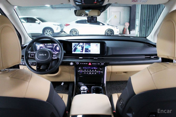 2021 Kia Carnival с пробегом 10 800 км