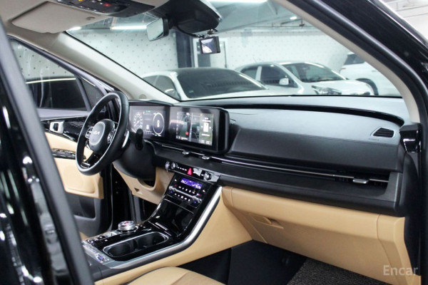 2021 Kia Carnival с пробегом 10 800 км