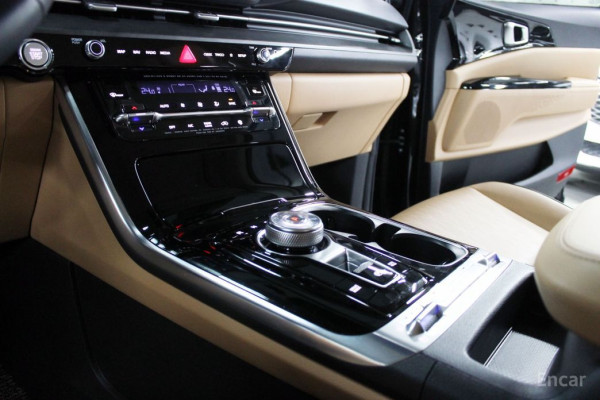 2021 Kia Carnival с пробегом 10 800 км