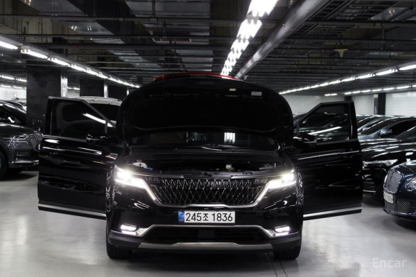 2021 Kia Carnival с пробегом 10 800 км