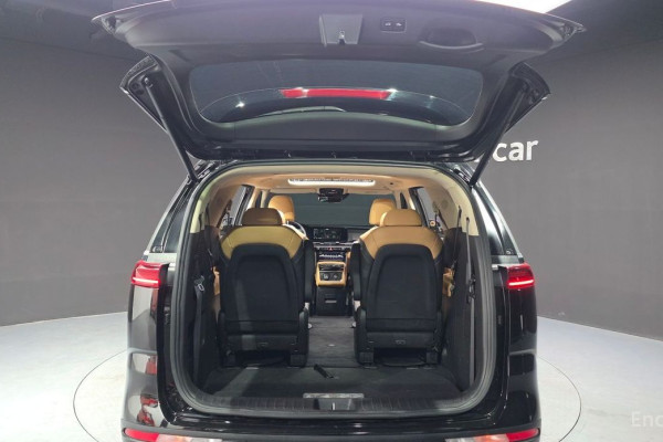 2022 Kia Carnival с пробегом 93 025 км