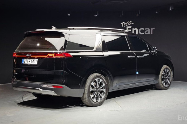 2022 Kia Carnival с пробегом 83 287 км