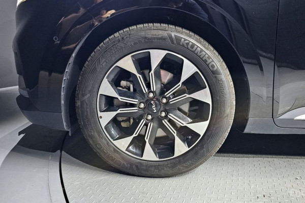 2022 Kia Carnival с пробегом 83 287 км