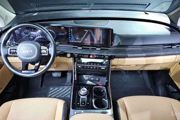 2022 Kia Carnival с пробегом 83 287 км