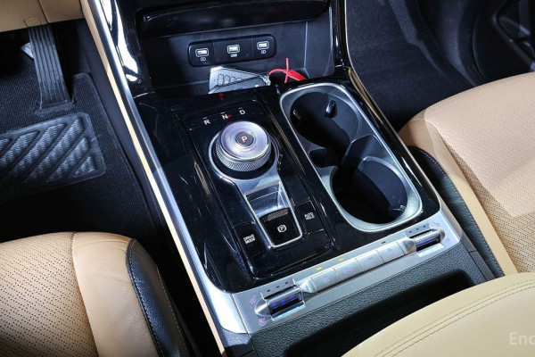 2022 Kia Carnival с пробегом 83 287 км