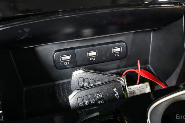 2022 Kia Carnival с пробегом 83 287 км