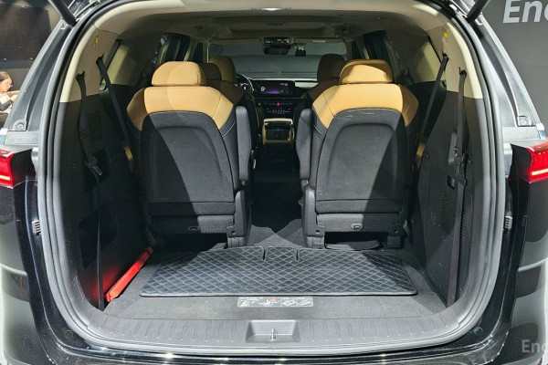 2022 Kia Carnival с пробегом 83 287 км