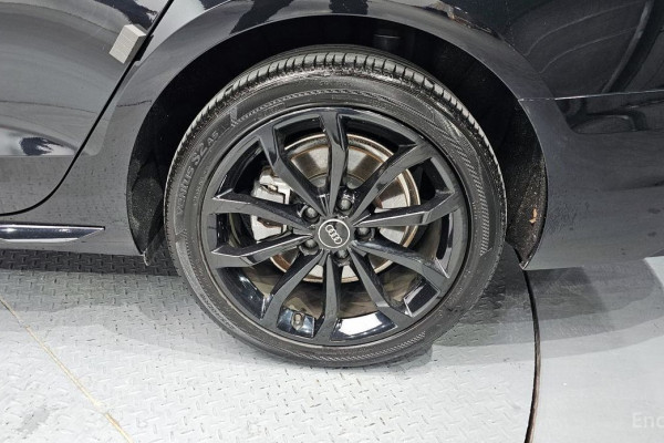 2023 Audi A4 с пробегом 121 259 км