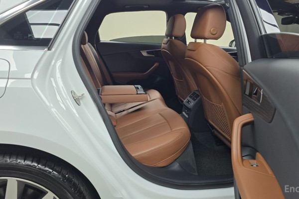 2023 Audi A4 с пробегом 24 405 км