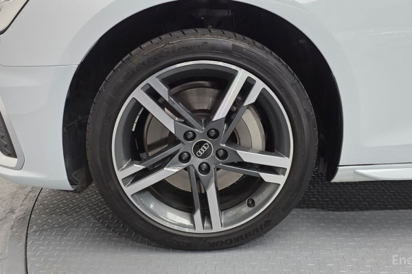 2021 Audi A4 с пробегом 20 951 км