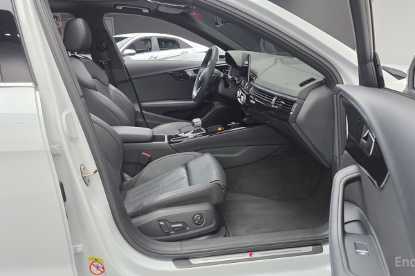 2021 Audi A4 с пробегом 20 951 км