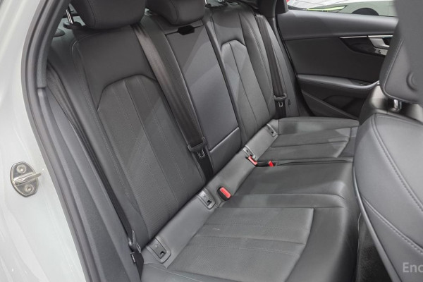 2021 Audi A4 с пробегом 20 951 км