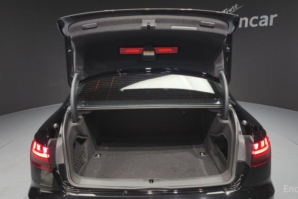 2022 Audi A4 с пробегом 25 583 км