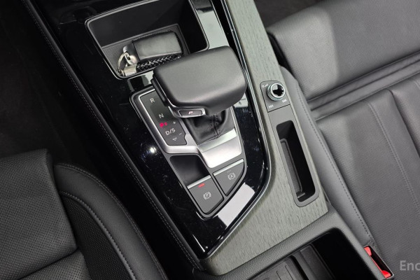 2023 Audi A4 с пробегом 10 240 км