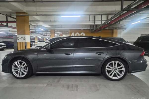 2022 Audi A7 с пробегом 119 900 км