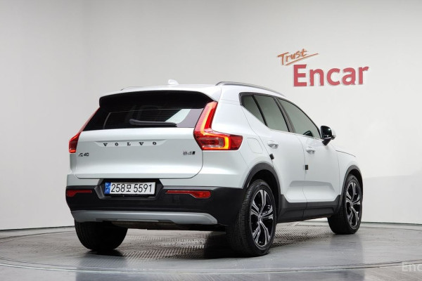 2020 Volvo XC40 с пробегом 102 989 км