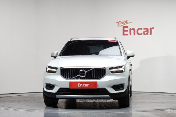2020 Volvo XC40 с пробегом 102 989 км