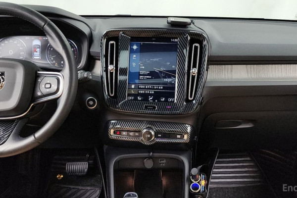 2020 Volvo XC40 с пробегом 102 989 км