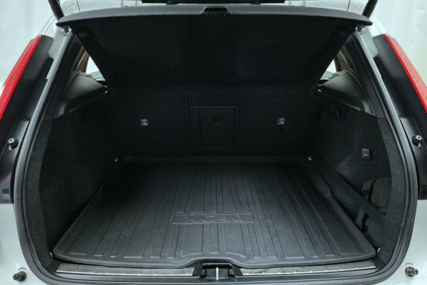 2020 Volvo XC40 с пробегом 102 989 км