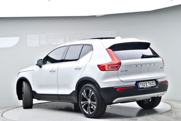 2021 Volvo XC40 с пробегом 34 732 км