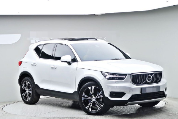 2021 Volvo XC40 с пробегом 34 732 км