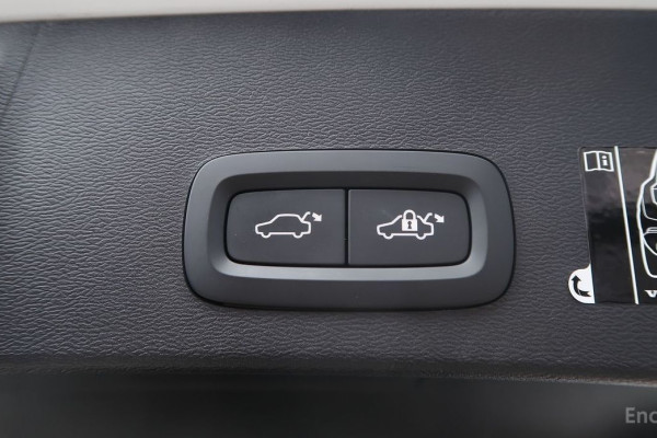 2021 Volvo XC40 с пробегом 34 732 км