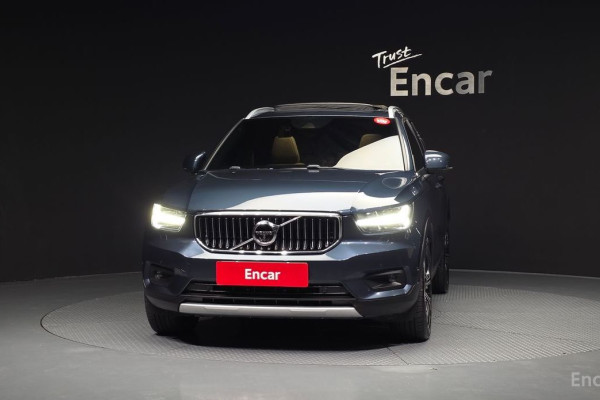 2021 Volvo XC40 с пробегом 63 855 км