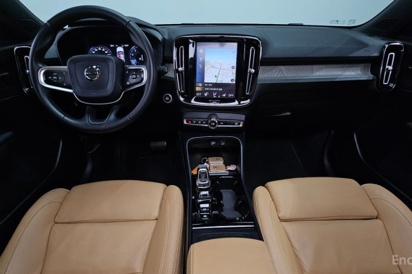 2019 Volvo XC40 с пробегом 49 950 км