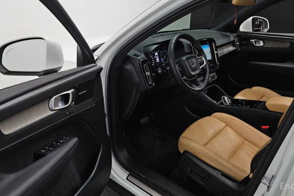 2019 Volvo XC40 с пробегом 49 950 км