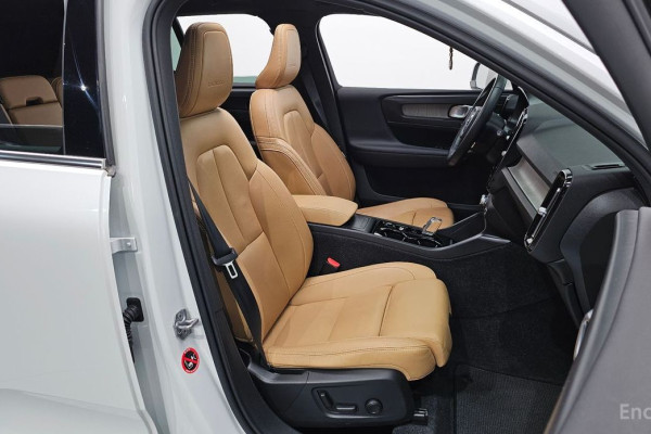 2019 Volvo XC40 с пробегом 49 950 км