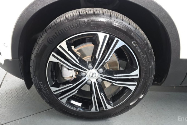 2020 Volvo XC40 с пробегом 53 393 км