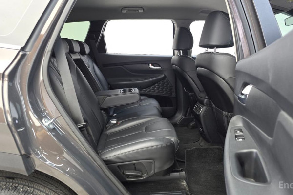 2023 Hyundai Santa Fe с пробегом 38 813 км