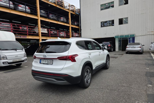 2023 Hyundai Santa Fe с пробегом 28 257 км