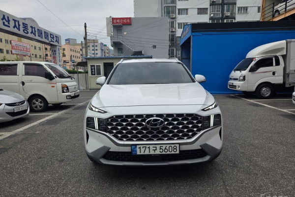 2023 Hyundai Santa Fe с пробегом 28 257 км