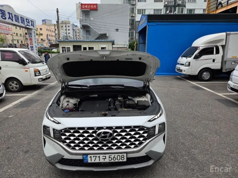 2023 Hyundai Santa Fe с пробегом 28 257 км