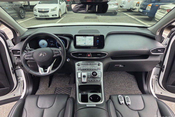 2023 Hyundai Santa Fe с пробегом 28 257 км