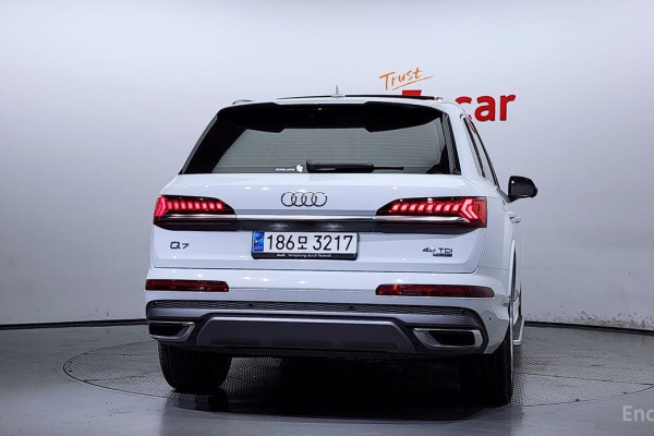 2023 Audi Q7 с пробегом 31 630 км